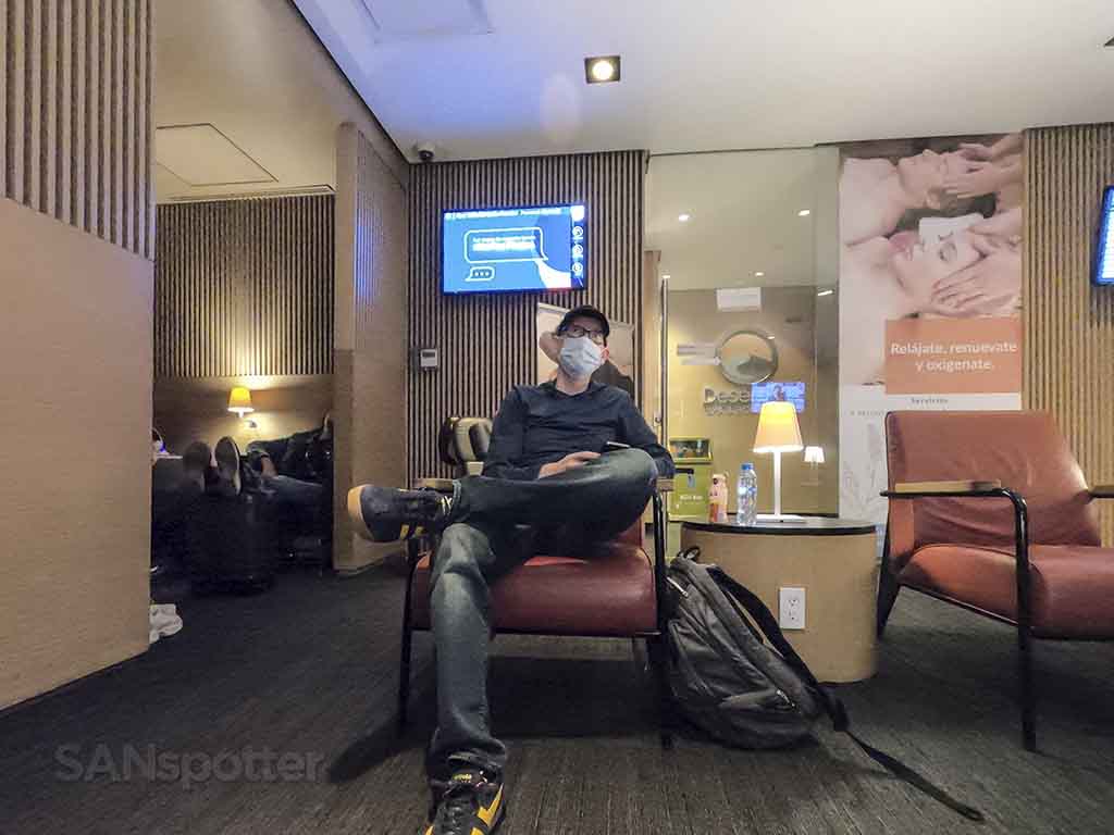 SANspotter selfie Aeromexico lounge Mexico City airport