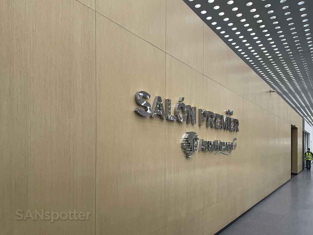 Salon premier club MEX terminal 2 entrance