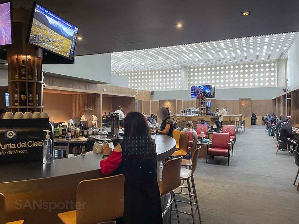 Aeromexico lounge bars T2 MEX
