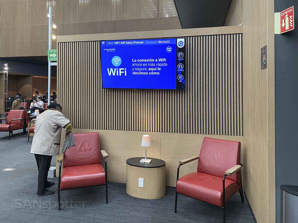 Aeromexico lounge cleanliness terminal 2 Mexico City airport