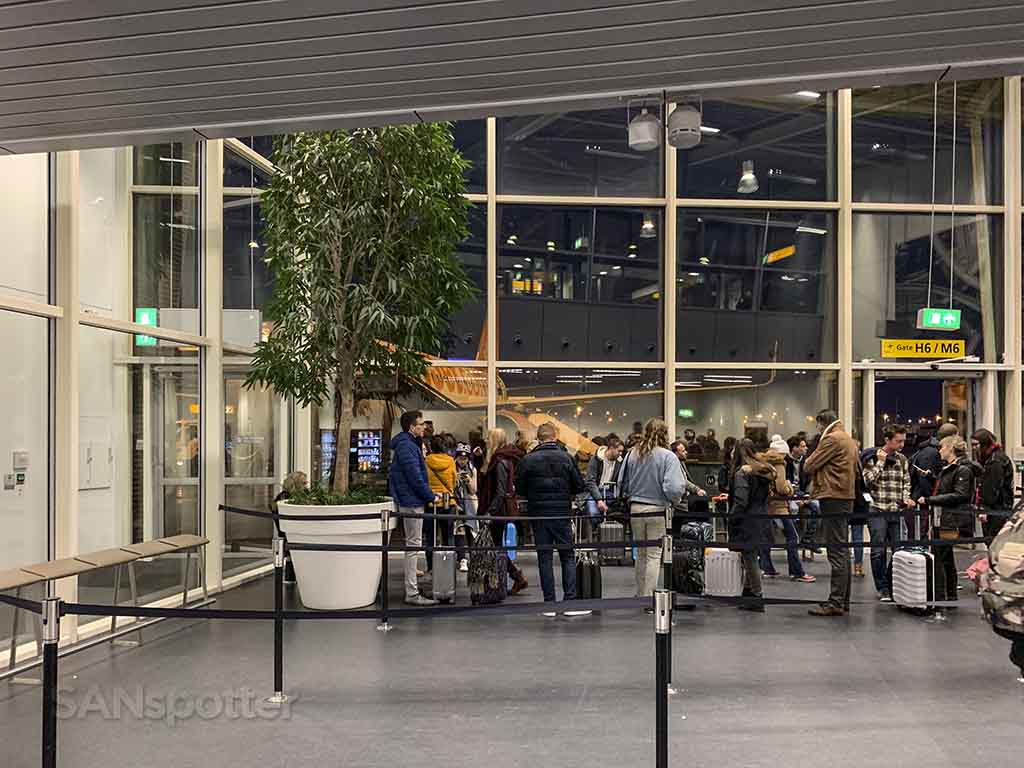 EasyJet gate Amsterdam airport