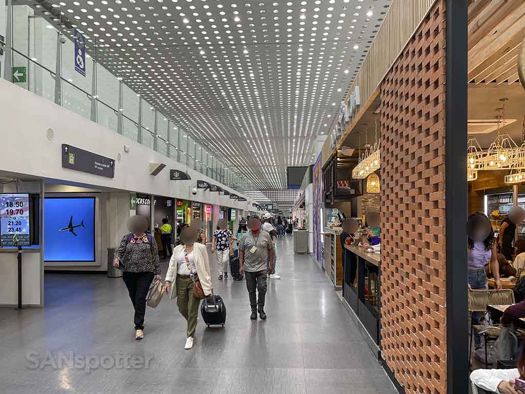 Mexico City airport terminal 2 interior