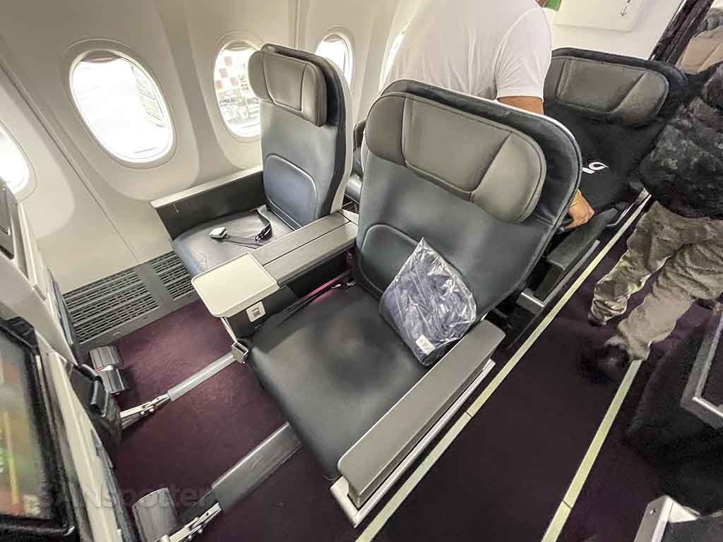 Aeromexico 737 max 9 business class seats