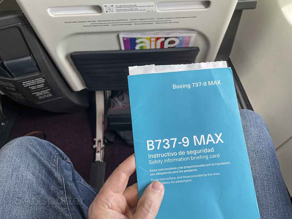 Aeromexico 737 max 9 safety card 