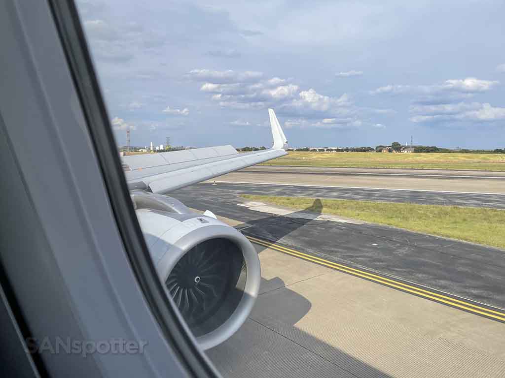 Landing at DFW airport American Airlines A321neo 