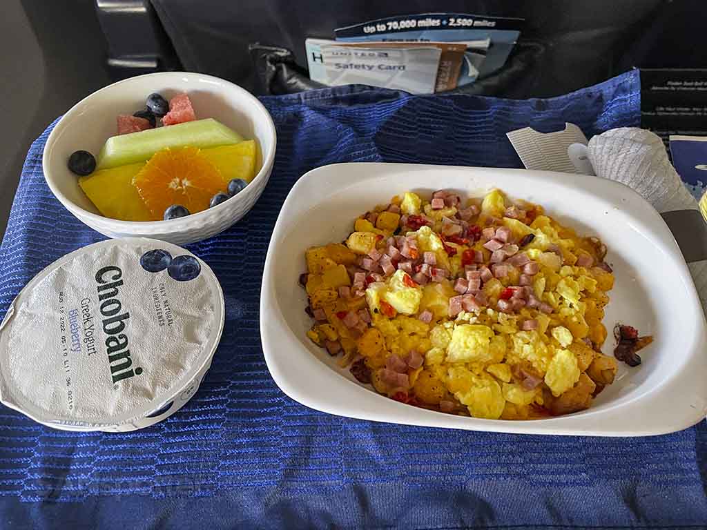 United airlines domestic first class egg scramble breakfast 