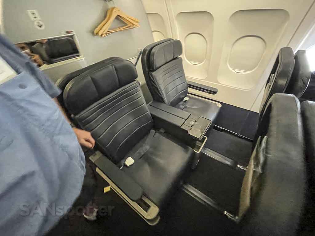 United airlines A320 first class seats