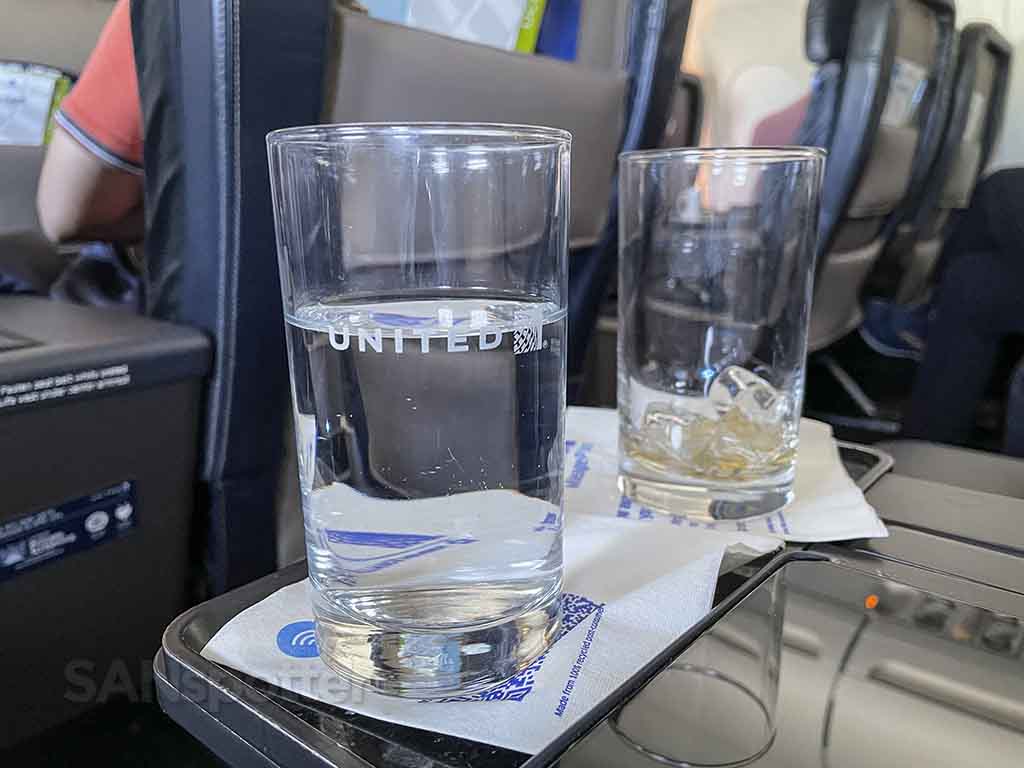 United airlines domestic first class drinks