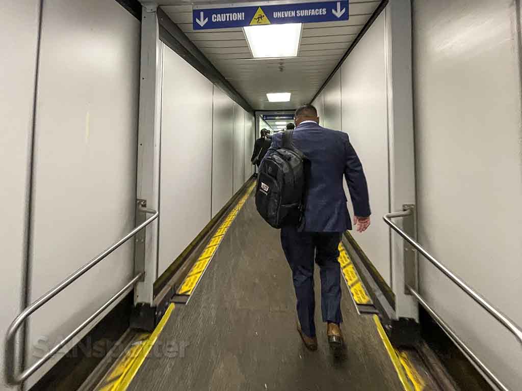 SFO jet bridge United airlines gates