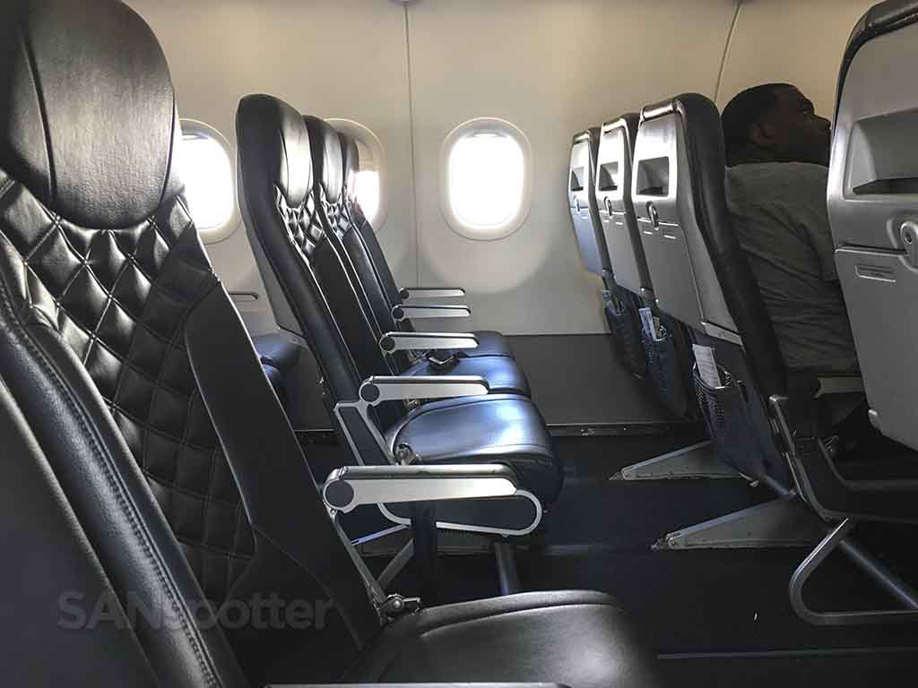Frontier a320 stretch seats
