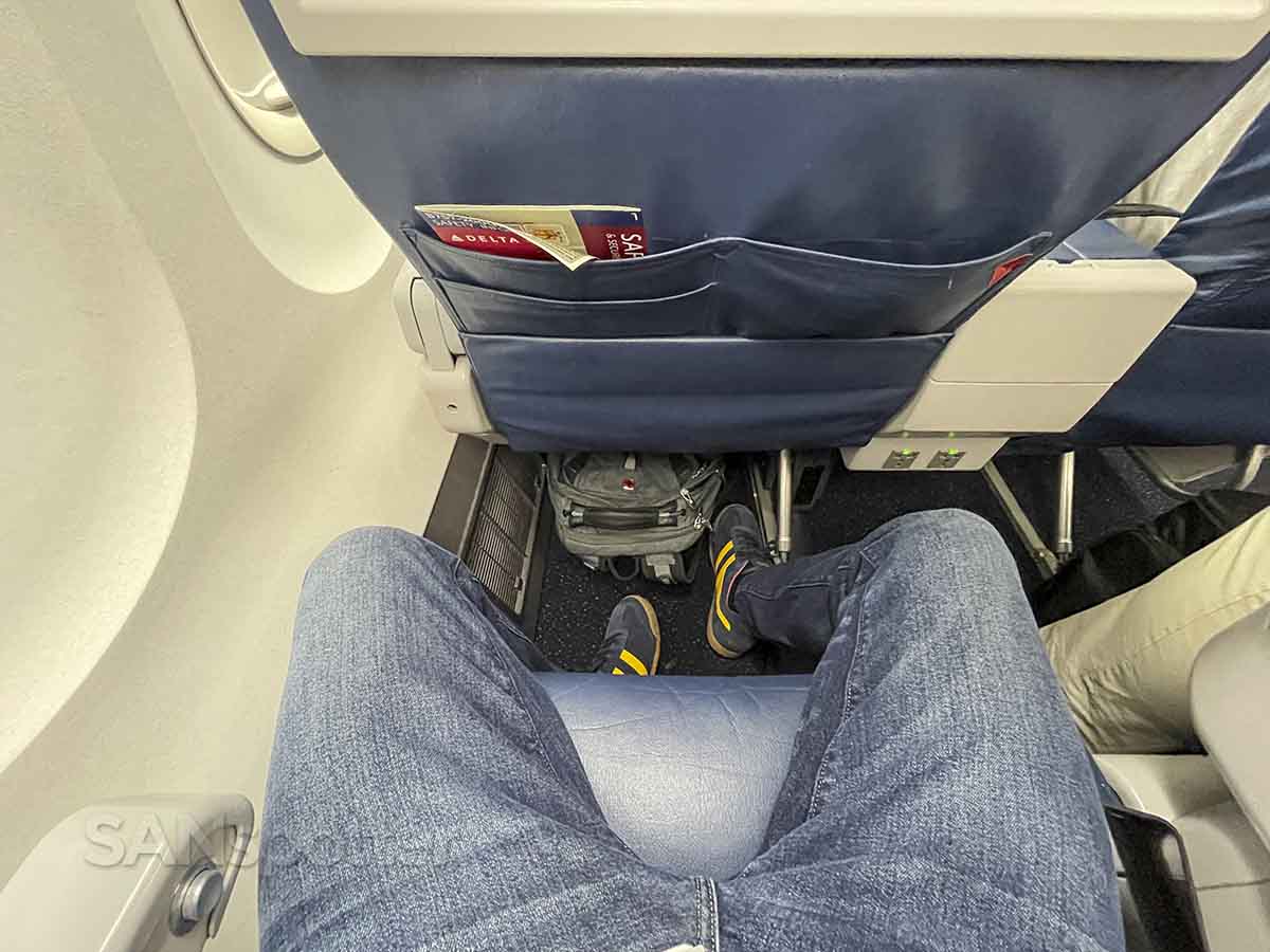 757-200 35F or 36F - both seemingly have great legroom. Which is ideal for  redeye sleep SFO-JFK? : r/delta