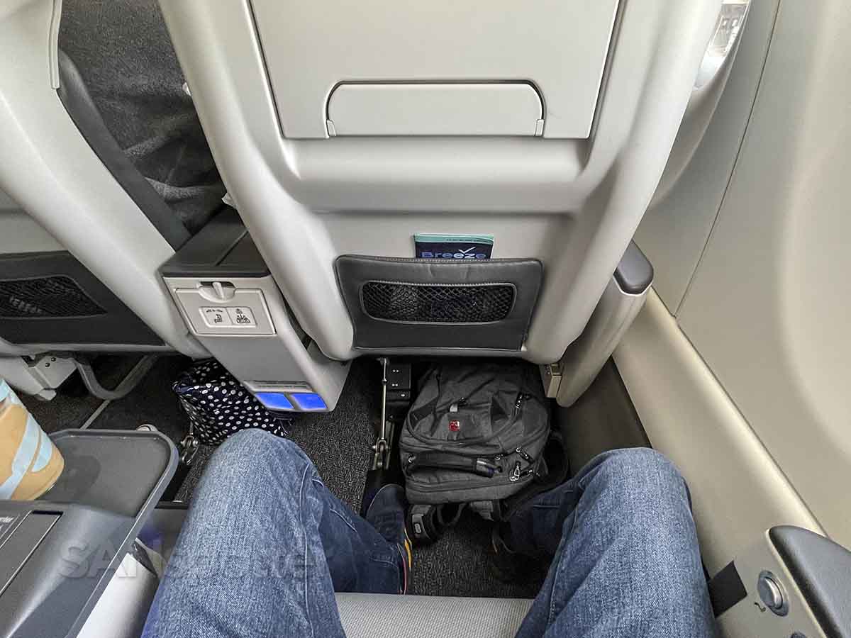 Breeze Airways a220-300 nicest seat leg room 