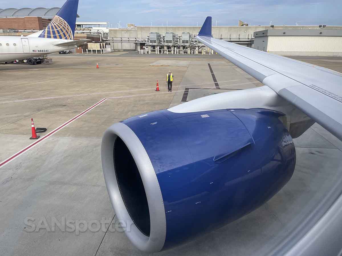 Breeze airways a220-300 pushback Richmond airport