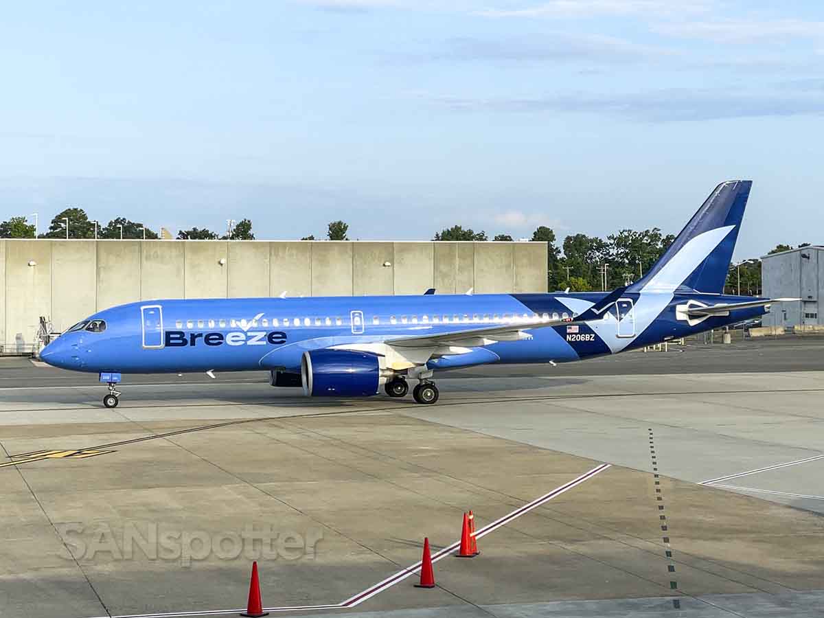 Breeze Airways a220-300 N206BZ at RIC