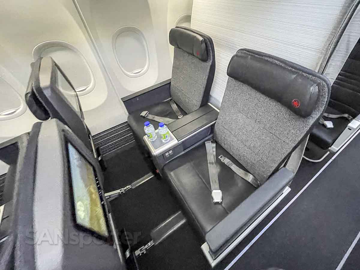 Air Canada 737-8 domestic business class seats 