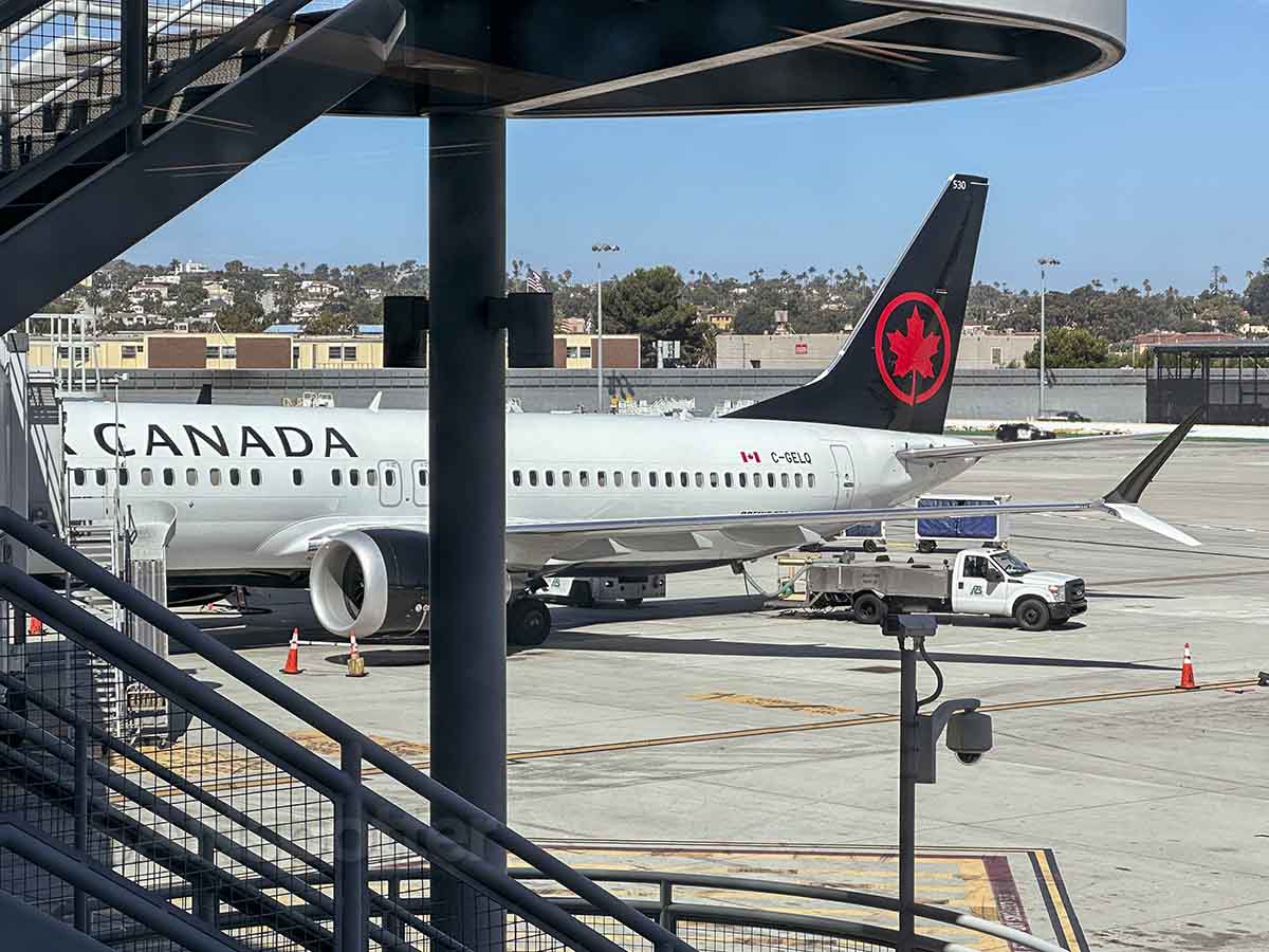 Air Canada Boeing 737 MAX 8 San Diego airport 