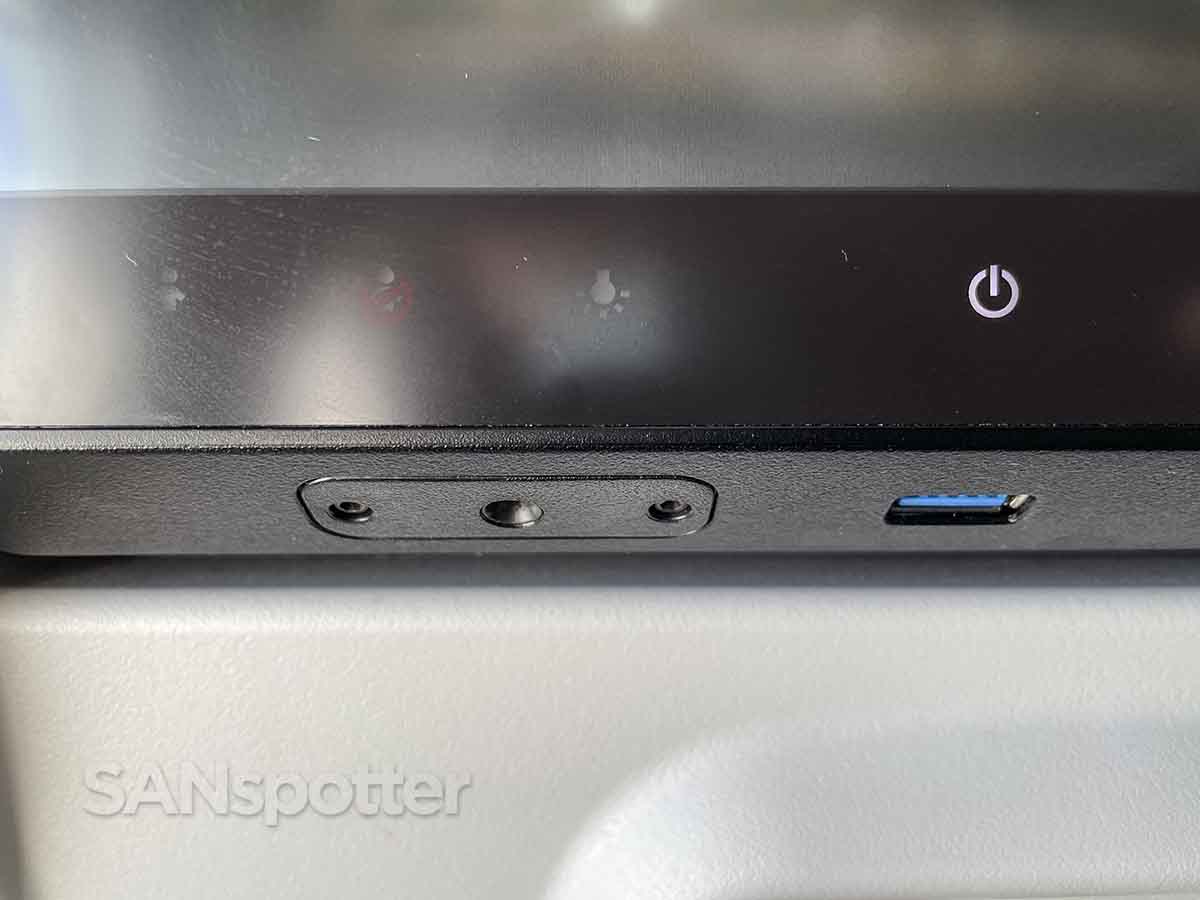 Air Canada 737 max 8 economy USB port