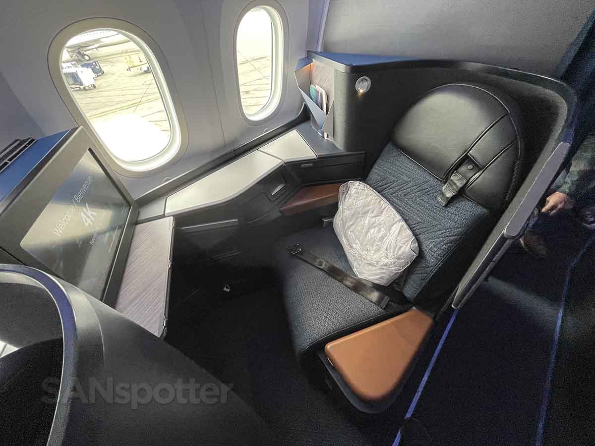 Westjet 787-9 business class seat
