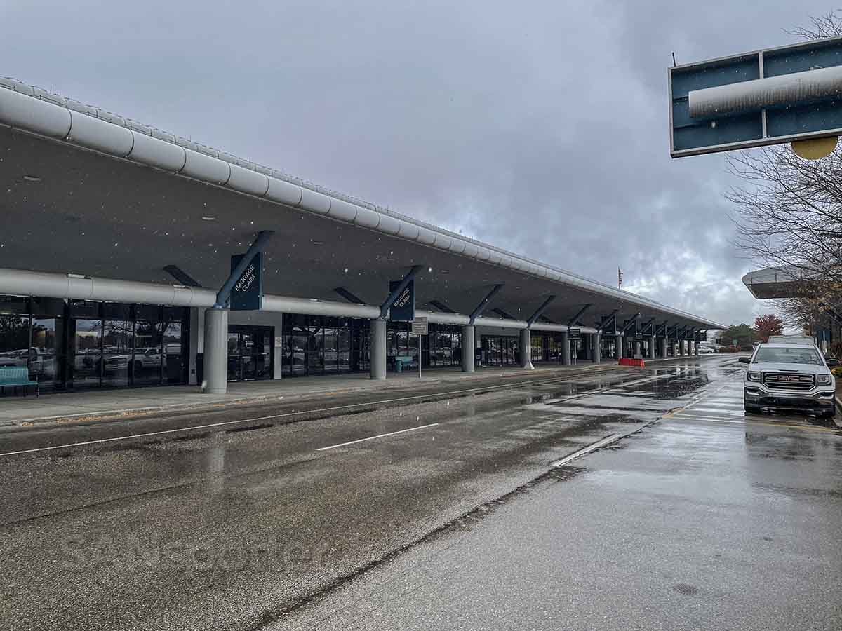 Flint bishop International Airport main terminal 
