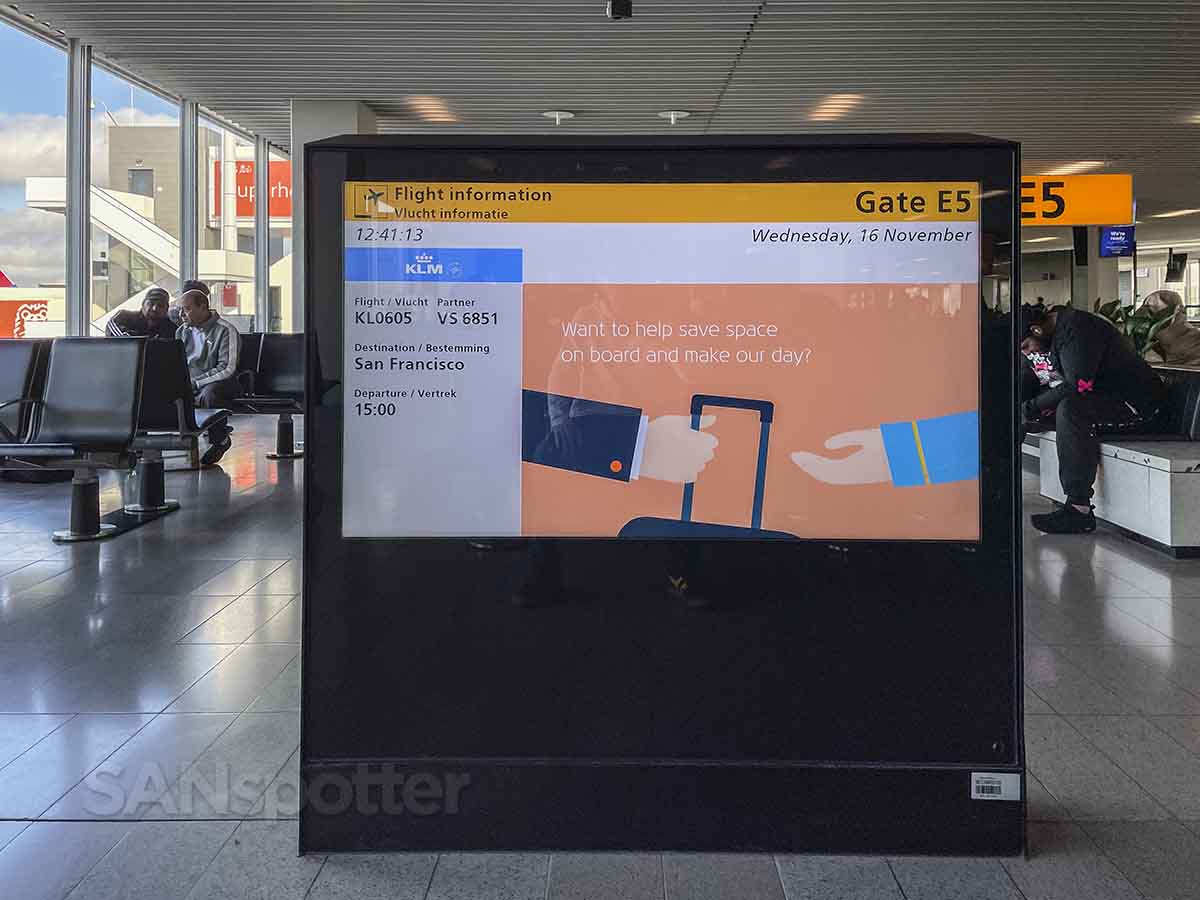 Flight information screens Amsterdam Airport 