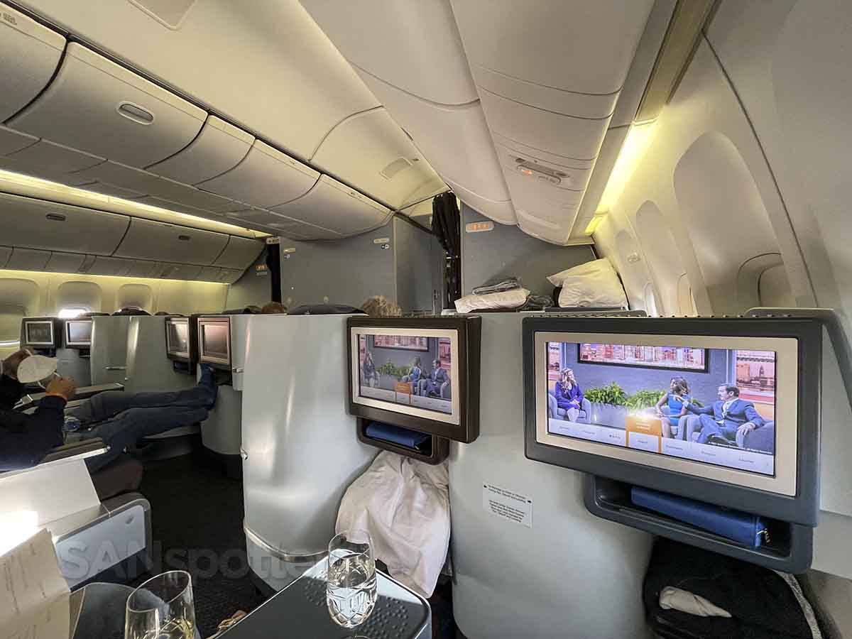 KLM 777-200 business class cabin row 2