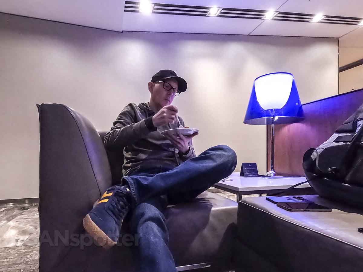 SANspotter selfie Air Canada Montreal maple leaf lounge