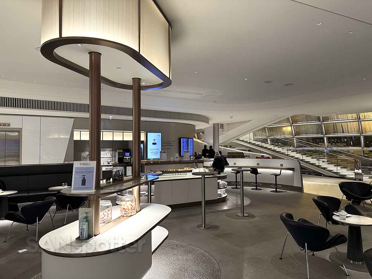 Air France salon lounge design CDG 