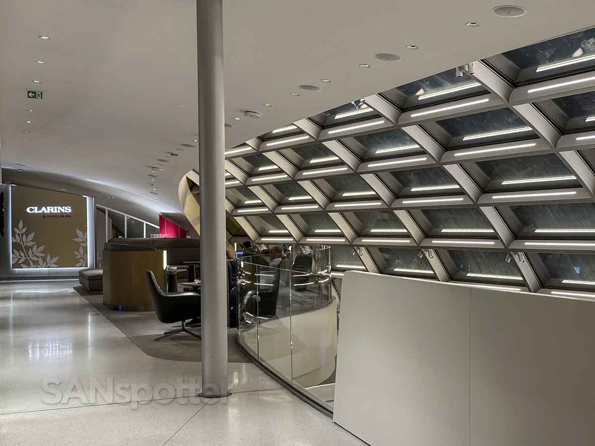 Air France lounge CDG terminal 2F secluded seating area