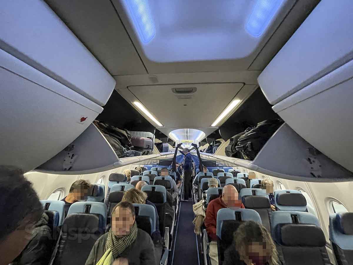 KLM 737-800 interior 