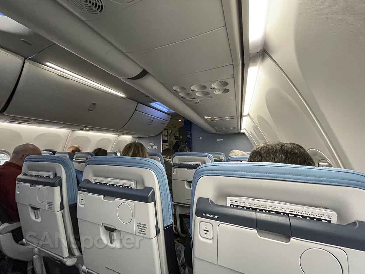 Fly KLM 737800 business class for the food not the seats SANspotter