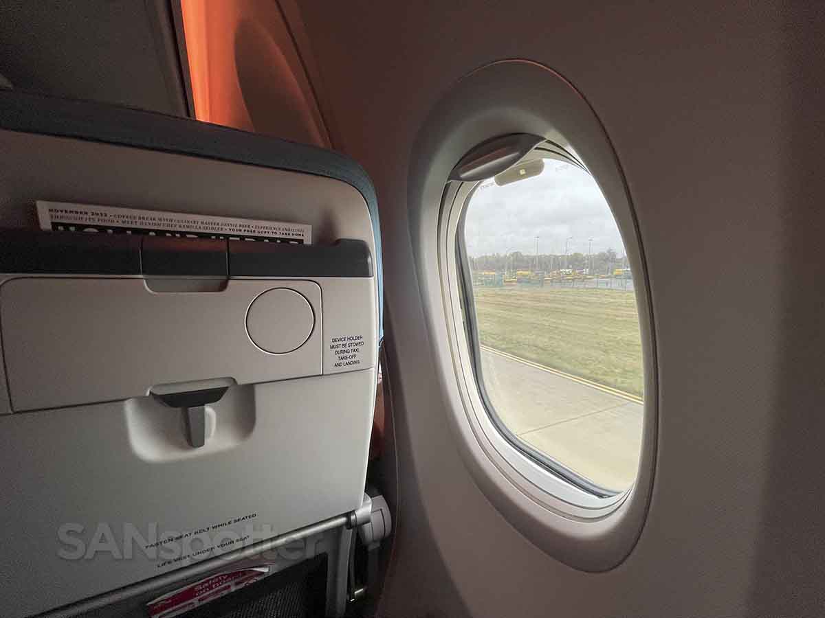 KLM 737-800 window