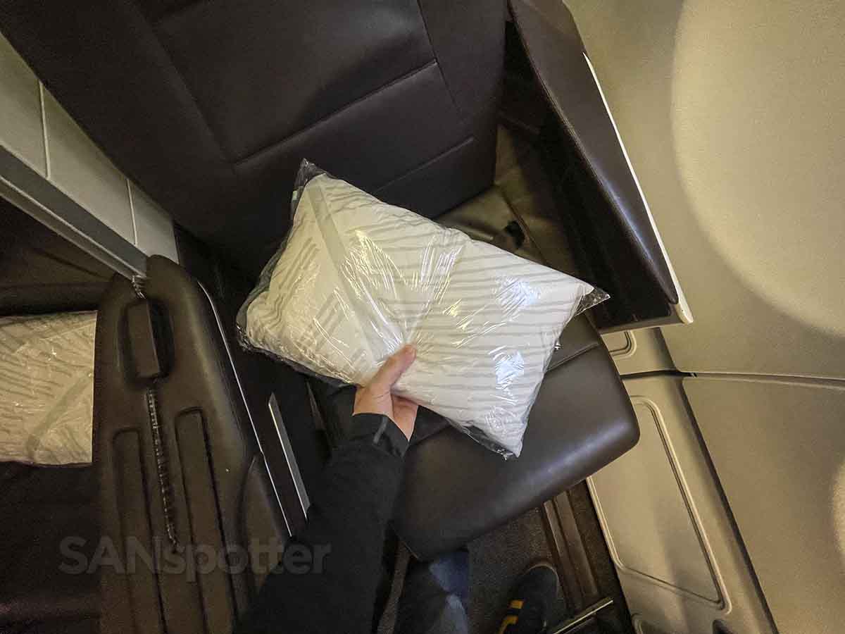 Hawaiian Airlines a330-200 first class pillows and blankets 