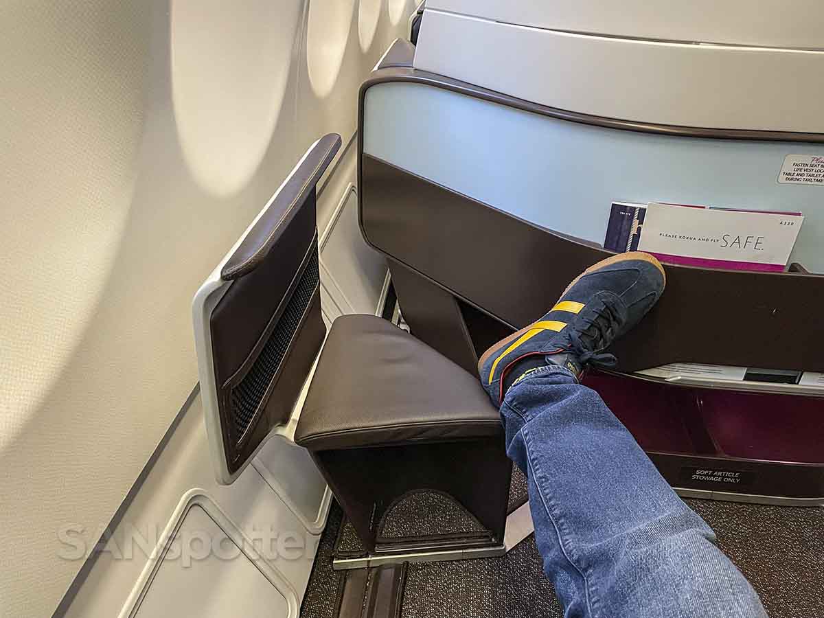 Hawaiian Airlines a330-200 first class foot rest