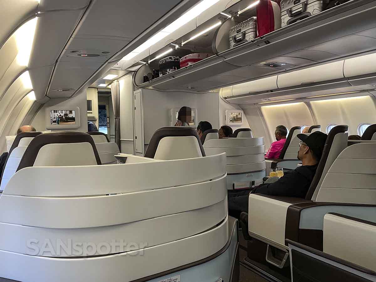 Hawaiian Airlines a330-200 first class interior 