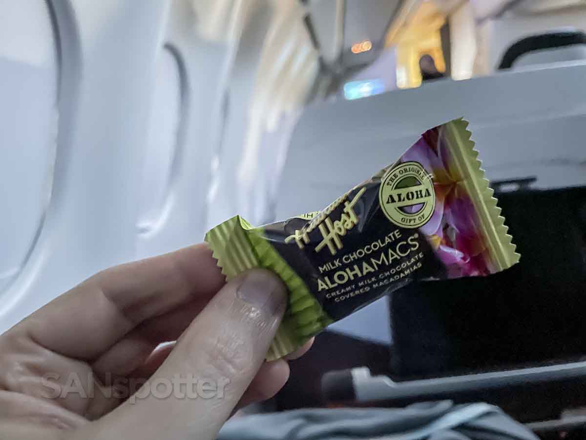 Hawaiian Airlines first class pre landing snack