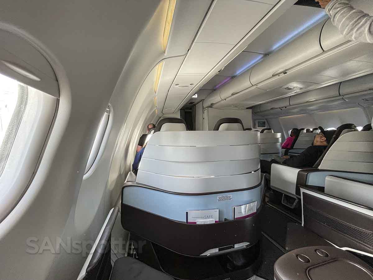 Hawaiian Airlines a330-300 first class cabin arrival at LAX
