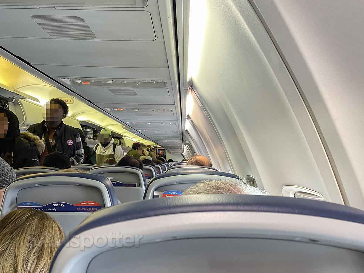 Sun country 737-800 standard seat passengers 