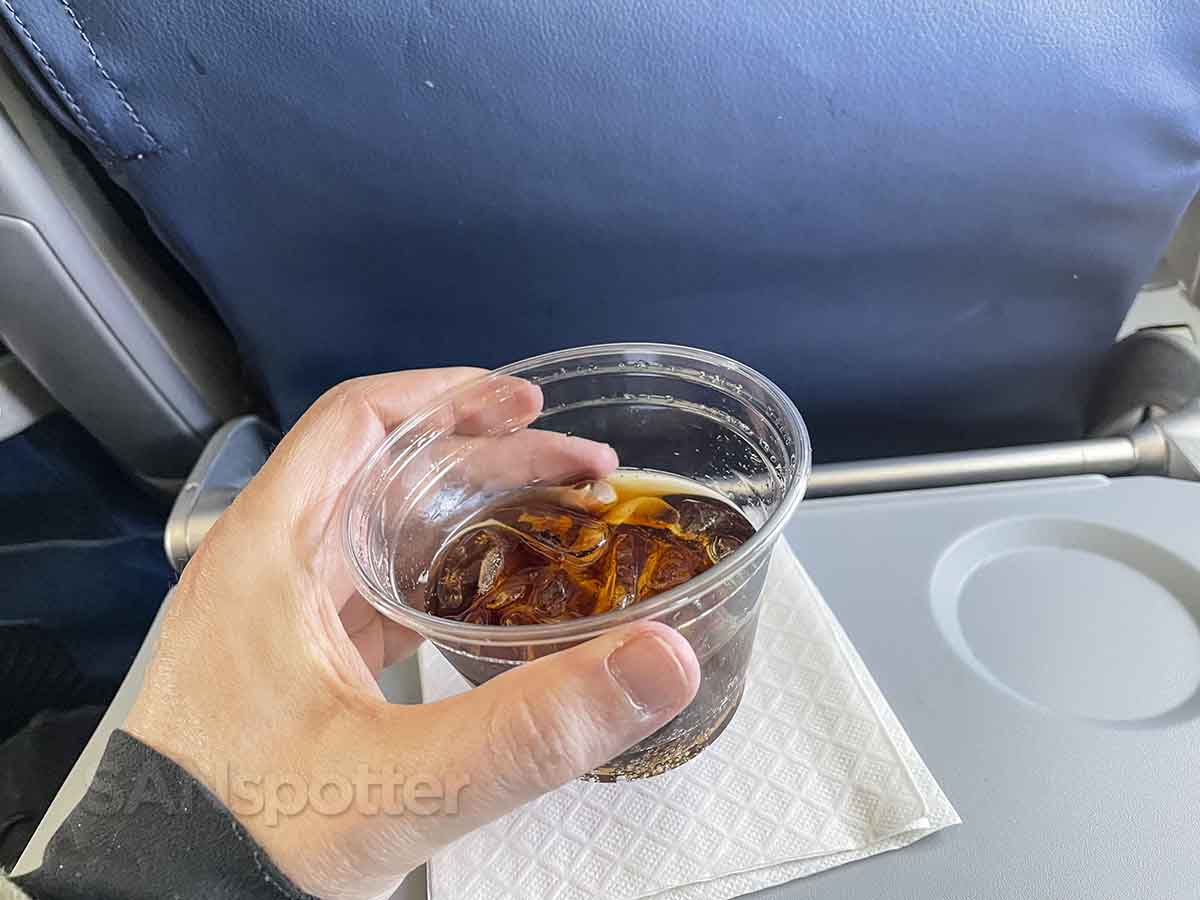 sun country airlines free drinks