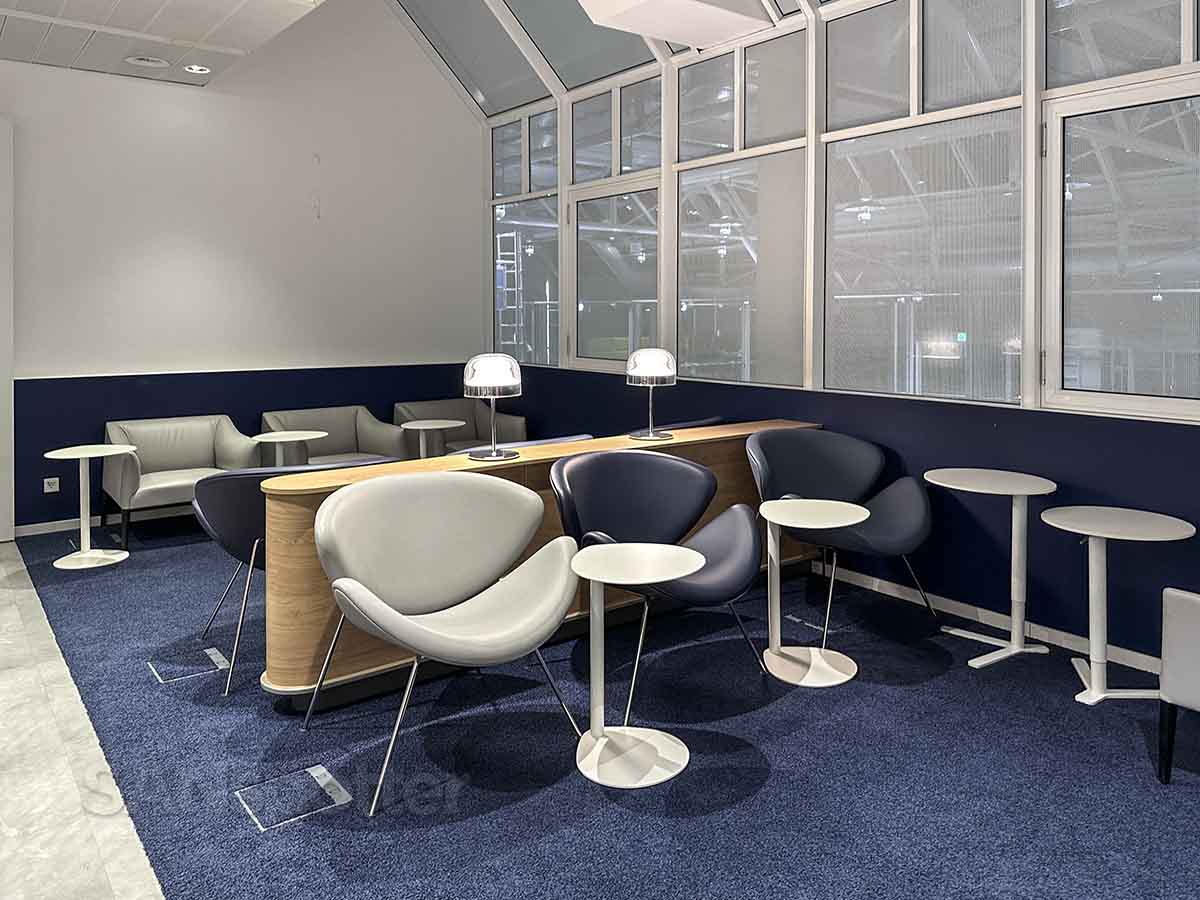 Air France KLM lounge chair types 