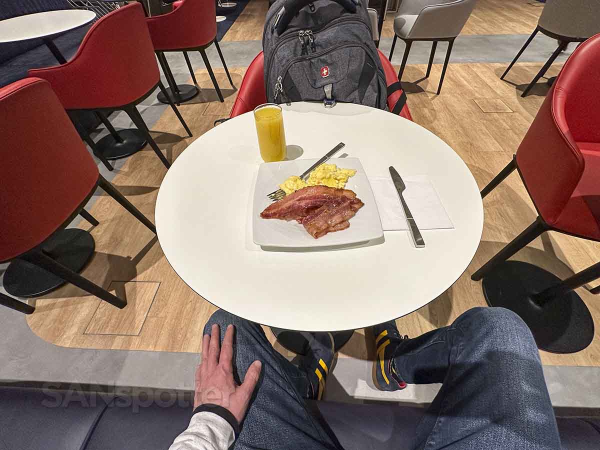 Air France klm lounge breakfast plate Munich Airport 