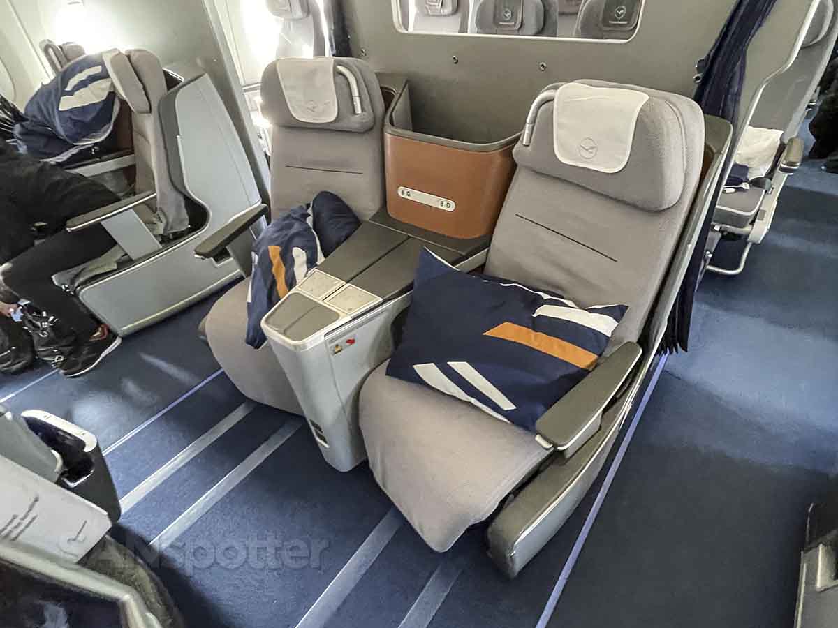 Lufthansa a350-900 business class seats