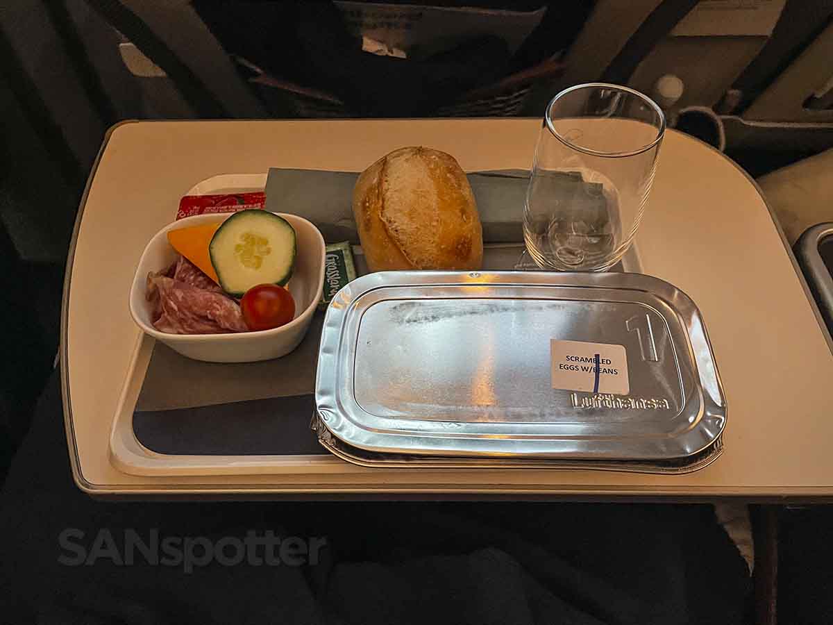 Lufthansa a350-900 premium economy breakfast tray