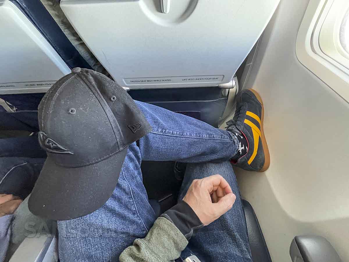 Crossed legs in a sun country 737-800 best seat