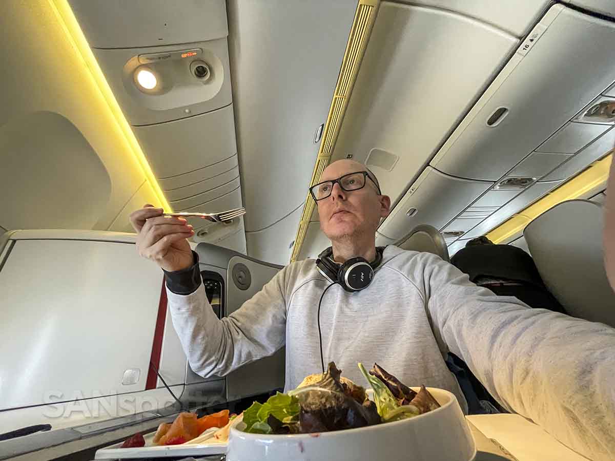 SANspotter eating in Air France long haul business class 