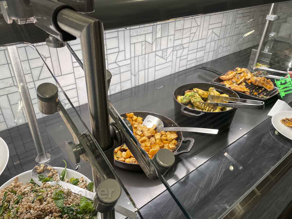 Amex centurion lounge SFO main courses