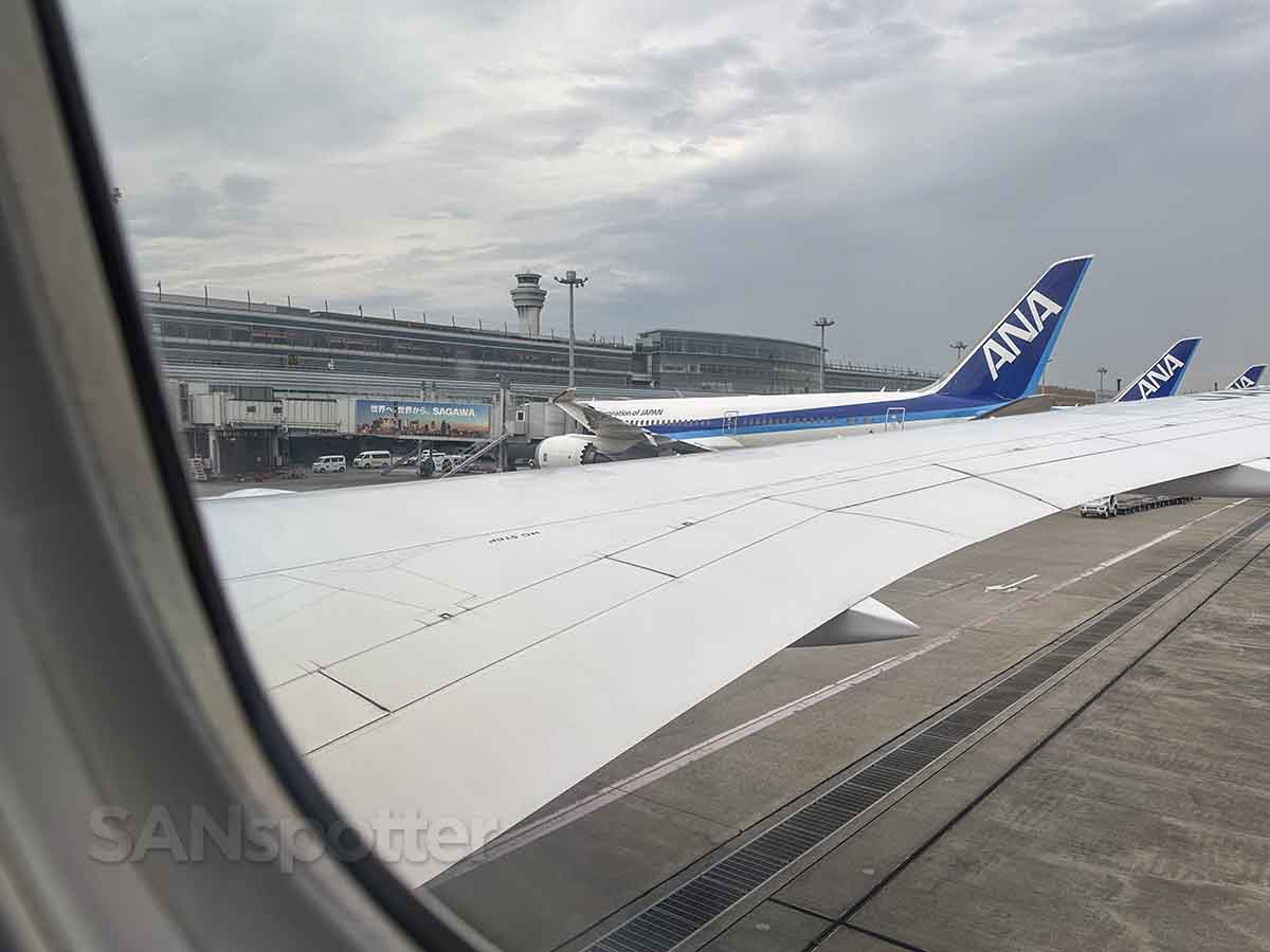 ANA 787-8 pushing off the gate at Haneda Airport terminal 2