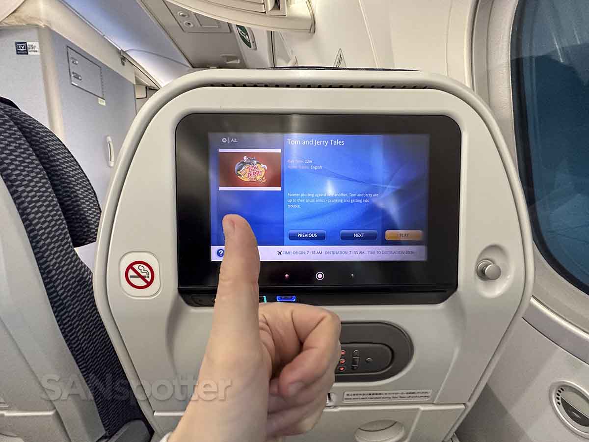ANA 787-8 economy in-flight entertainment Tom and Jerry