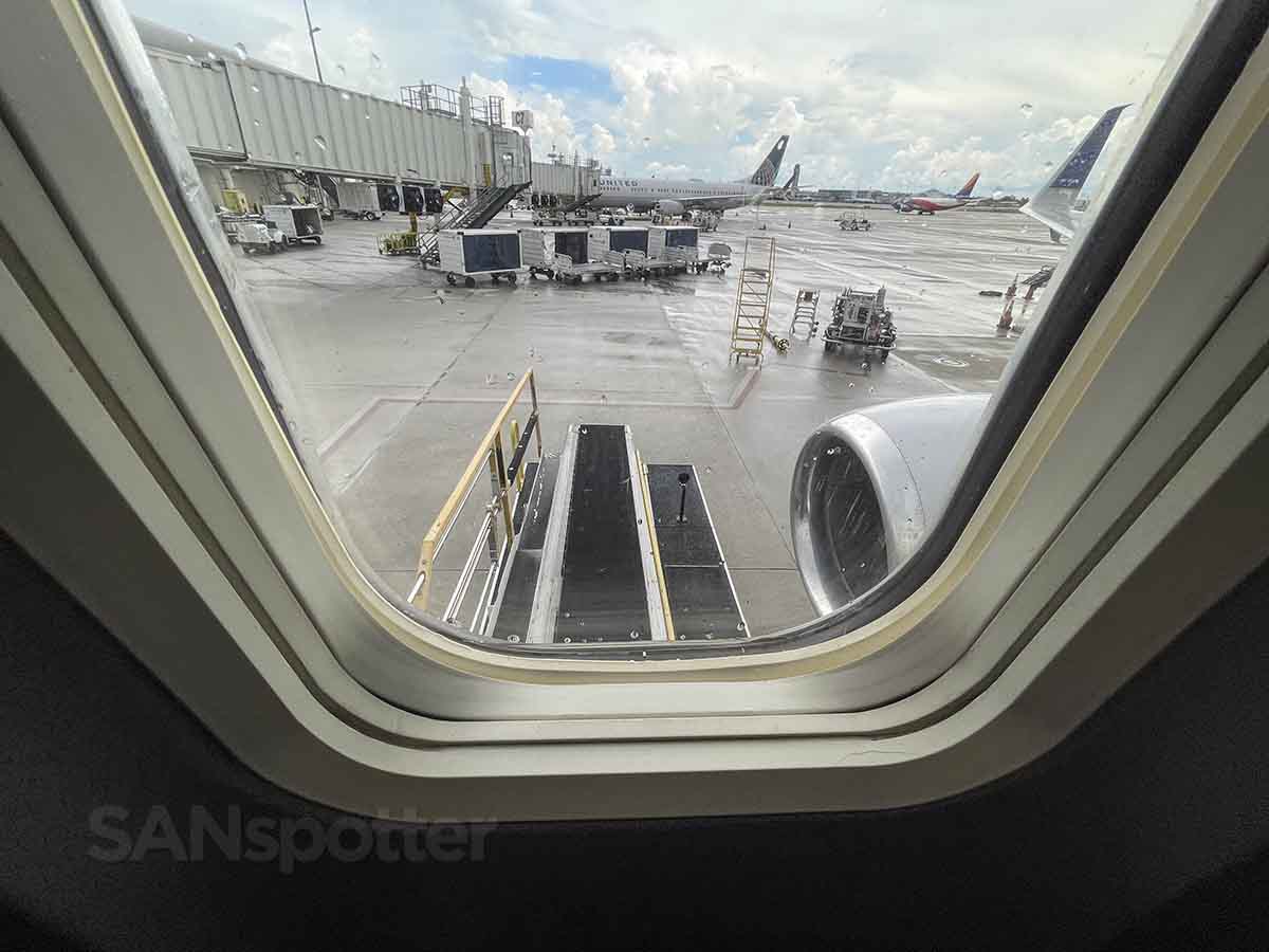 United 737-700 First Class window frame