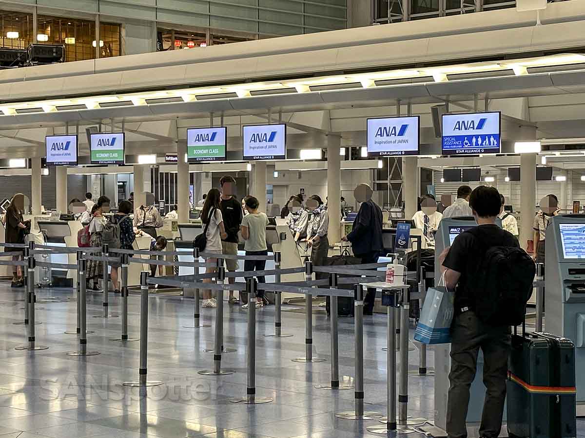 ANA check in and baggage drop Tokyo Haneda Airport
