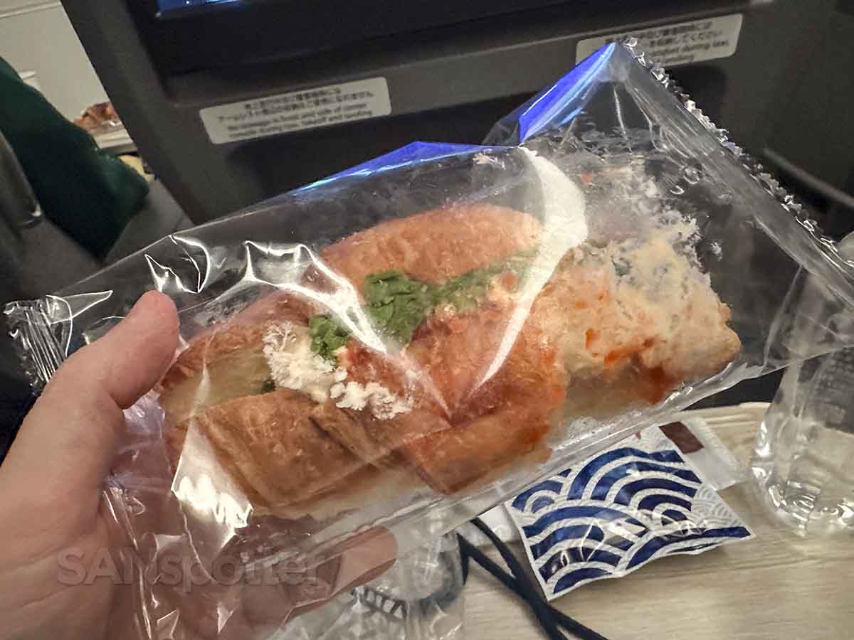 ANA 777-300ER premium economy sandwich